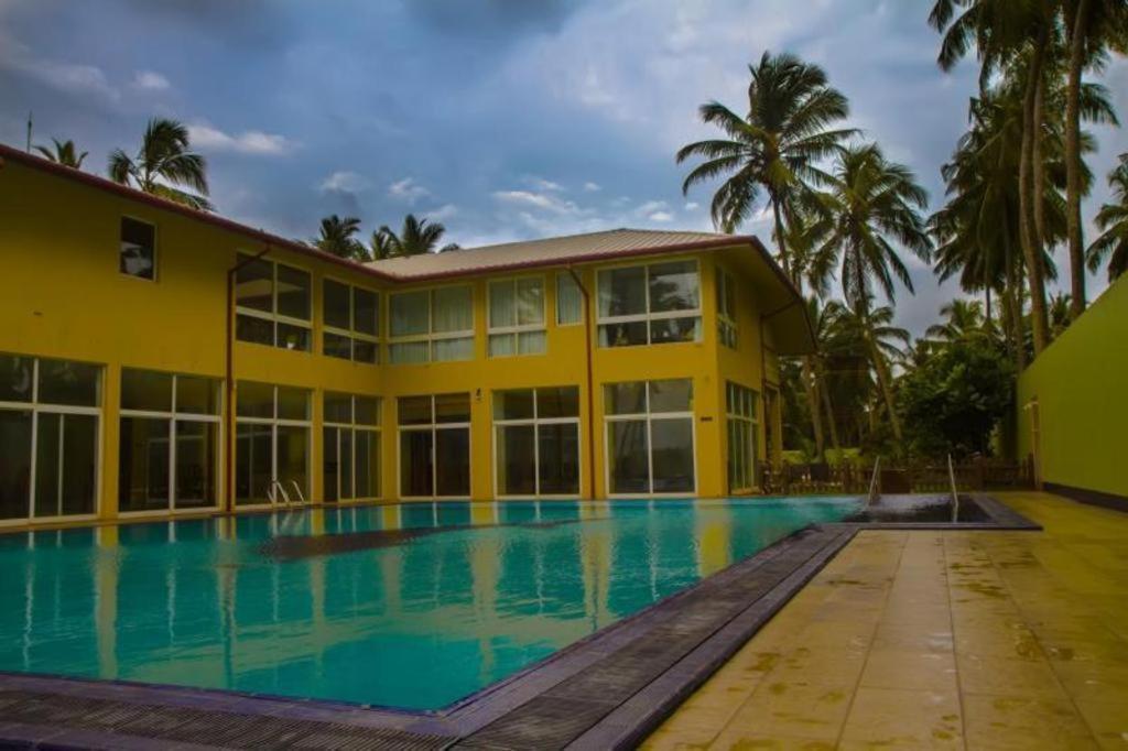 Hotel Villa Viana Marawila Esterno foto