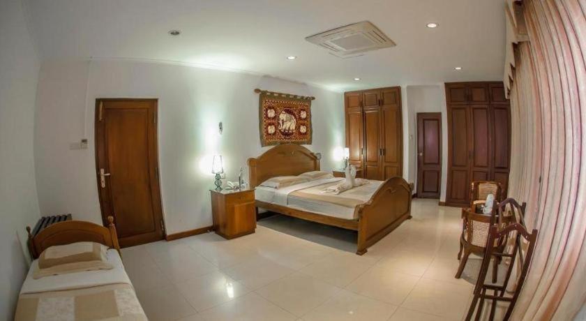 Hotel Villa Viana Marawila Esterno foto