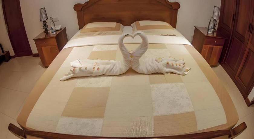 Hotel Villa Viana Marawila Esterno foto